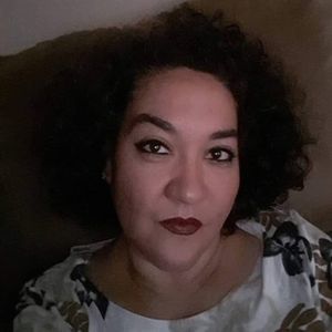 Meet your Posher, Yvette